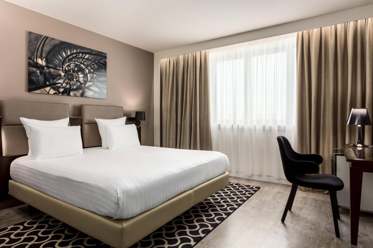 Hotel Ac Porte Maillot By Marriott Parijs